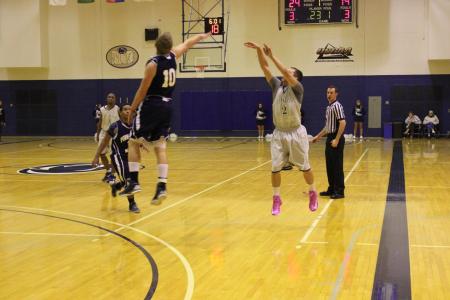 Men's Basketball Falls to 2-2 in PSUAC