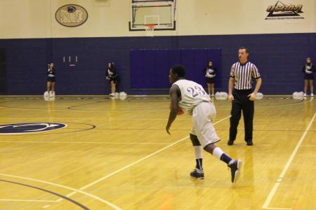 Men's Basketball Earns Second PSUAC Win On 1-1 Weekend