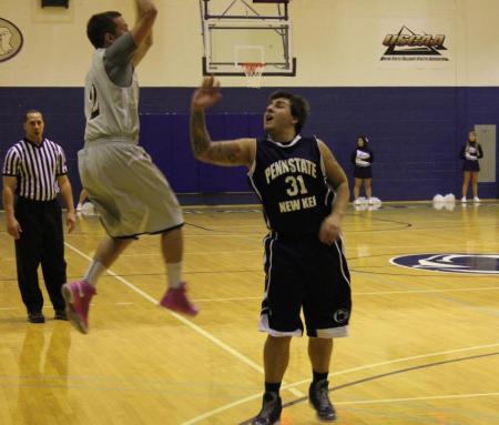 McMunn's Big Night Leads Men's Basketball to 70-47 Win in PSUAC Opener