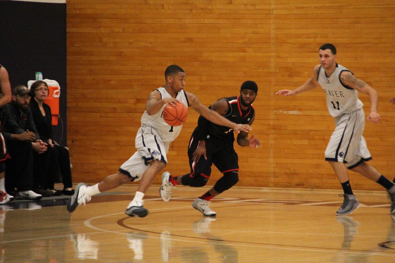 Men's Basketball win 6th game in a row