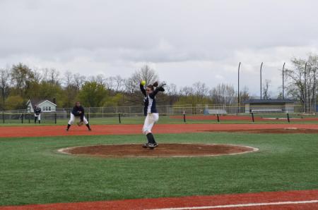 Softball Falls to 1-7