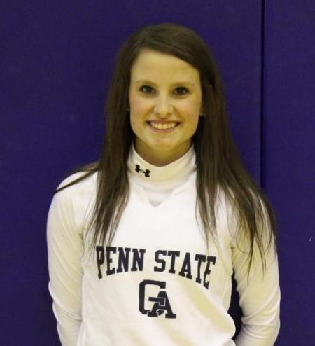 Softball Picks Up First Win in Thrilling Double-Header Split