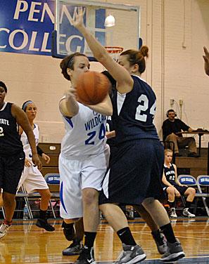 Women's Basketball: Team Effort Lifts Wildcats Over PSU Hazleton 69-61