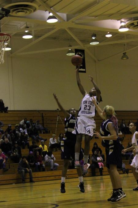 Floyd's Double-Double Leads Women's Basketball to 75-54 Win In Season Opener