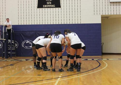 Women's Volleyball Battles Hard in Non-Conference Defeat