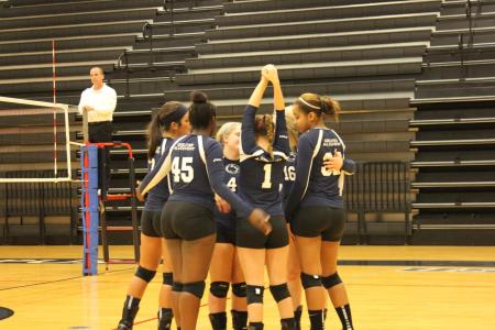 Women's Volleyball Powers Its Way to Quad-Match Sweep